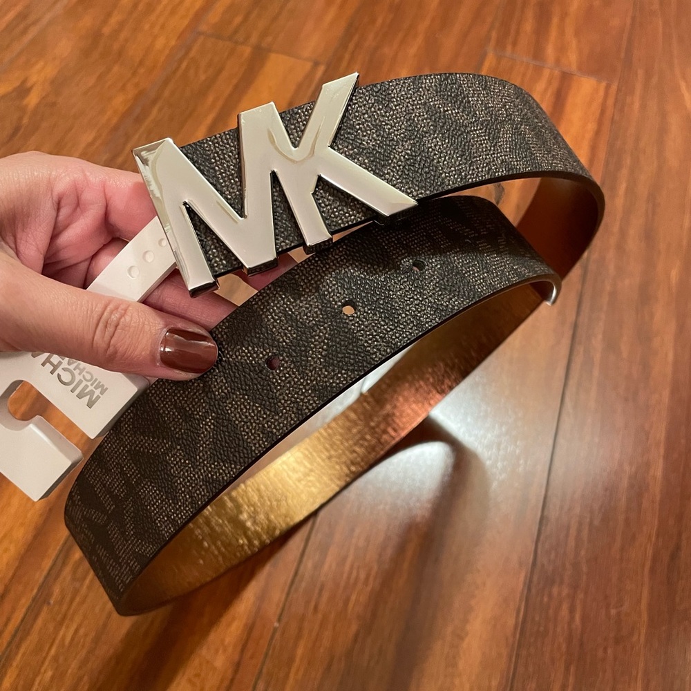 🌟 NEW MICHAEL KORLS SILVER LOGO BELT